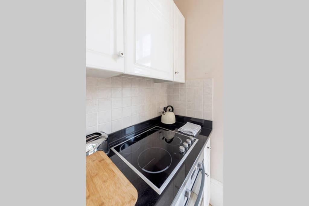 Ferienwohnung Beautiful Studio With Private Outside Terrace Bath Exterior foto